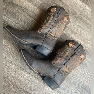 Smokey Mountain kids boots size 6 barely worn (why do their feet grow so fast?)